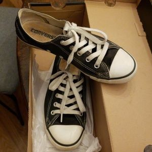 Converse OX Dainty Black women's us 6 with Box